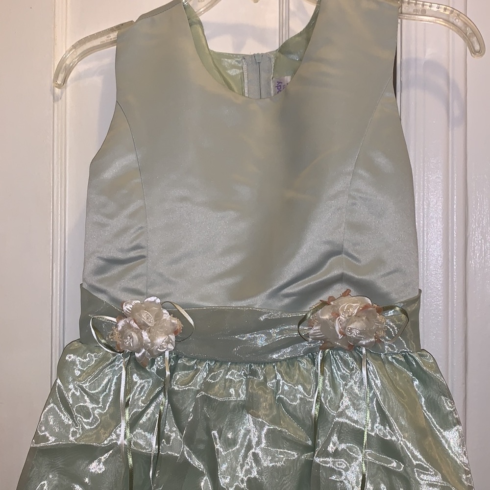 Green Dress - Picture 2 of 6